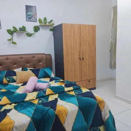 Top Muzaffar Homestay Ayer Keroh Exterior photo